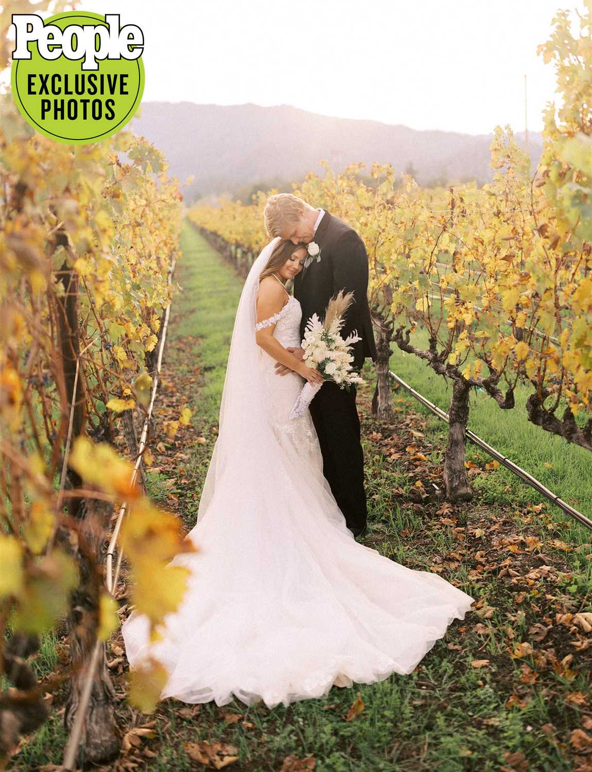 As Seen In People: Kristen Marries Austin Aaron in Exclusive Lovella. Desktop Image