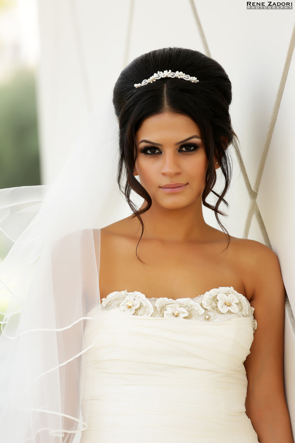 lovella-bride-in-ines-di-santo-wedding-dress