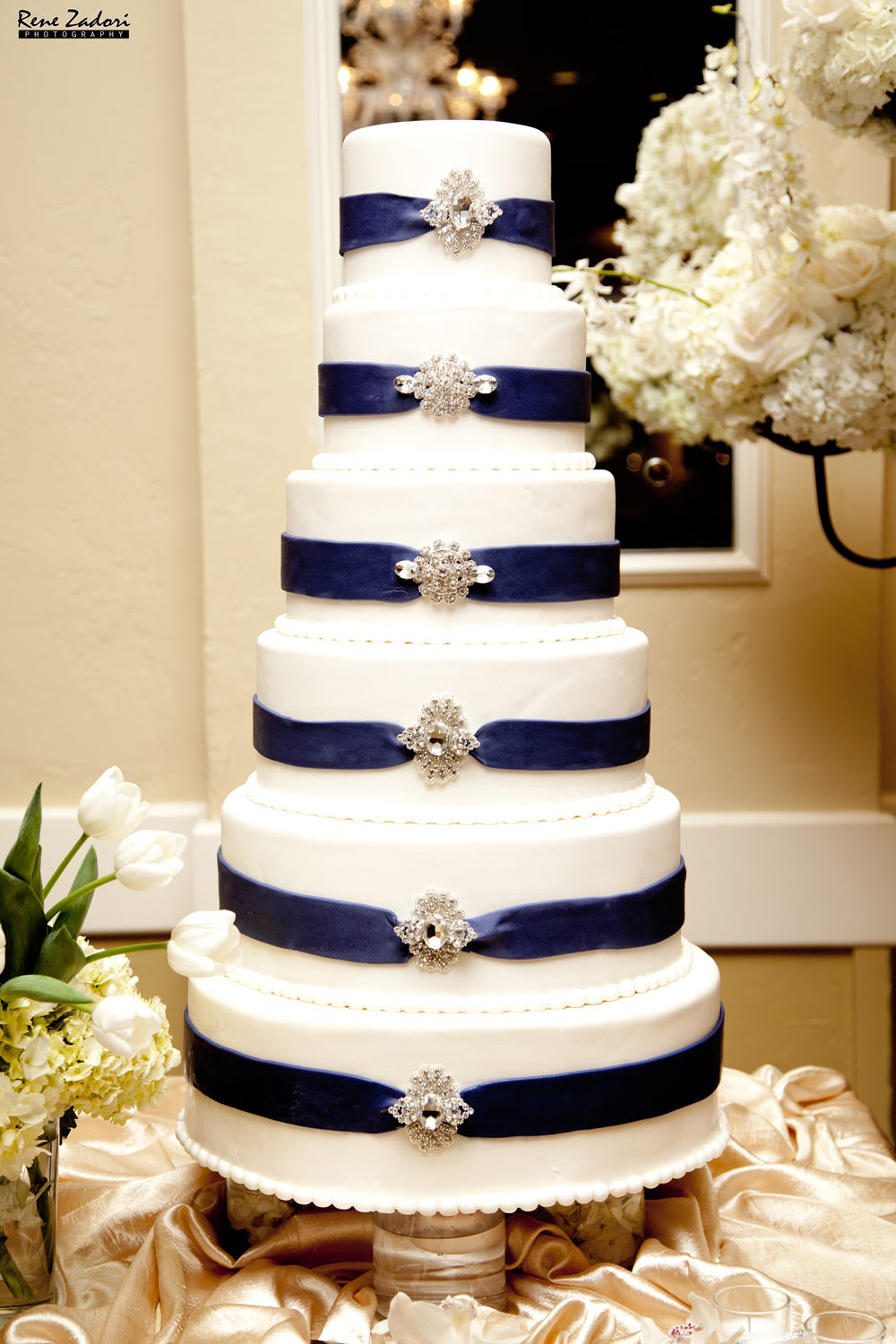 classic-blue-ribbon-embellished-wedding-cake-by-rafis-pastry