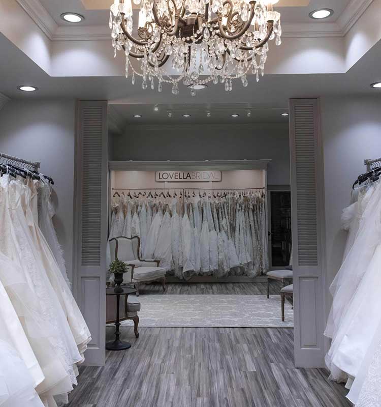 Source LUX Customized Wholesale Luxury Fashion Clothing Store Interior  Design With Lighting on m.